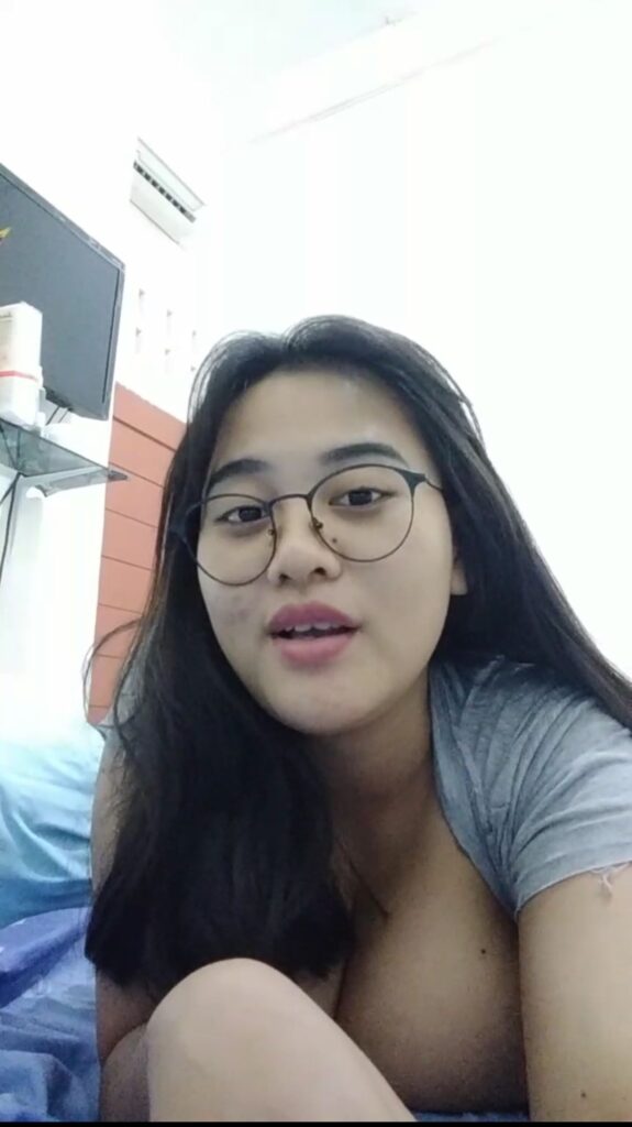 Gadis Yang Polos