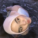 Penjaga Toko Berhijab