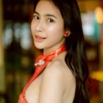 Menggoda Mertuaku Yang Awet Muda