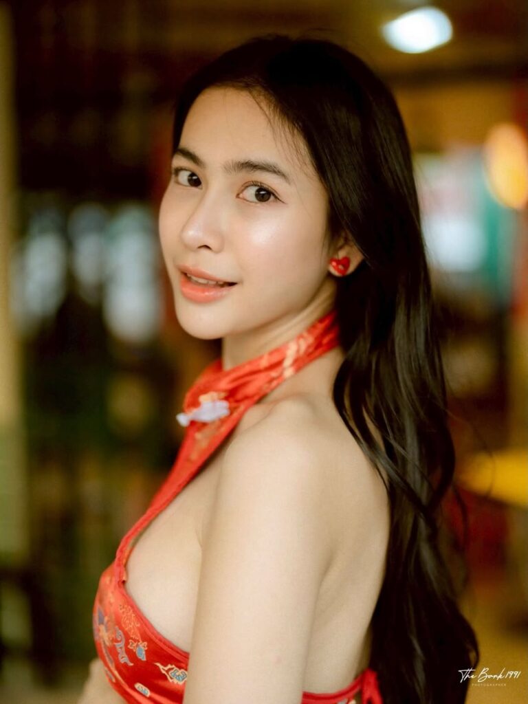 Menggoda Mertuaku Yang Awet Muda